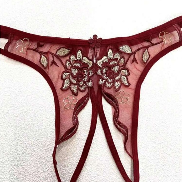2 Pc Women's
Floral Embroidery
Open Crotch Thongs - Picture 3 of 11